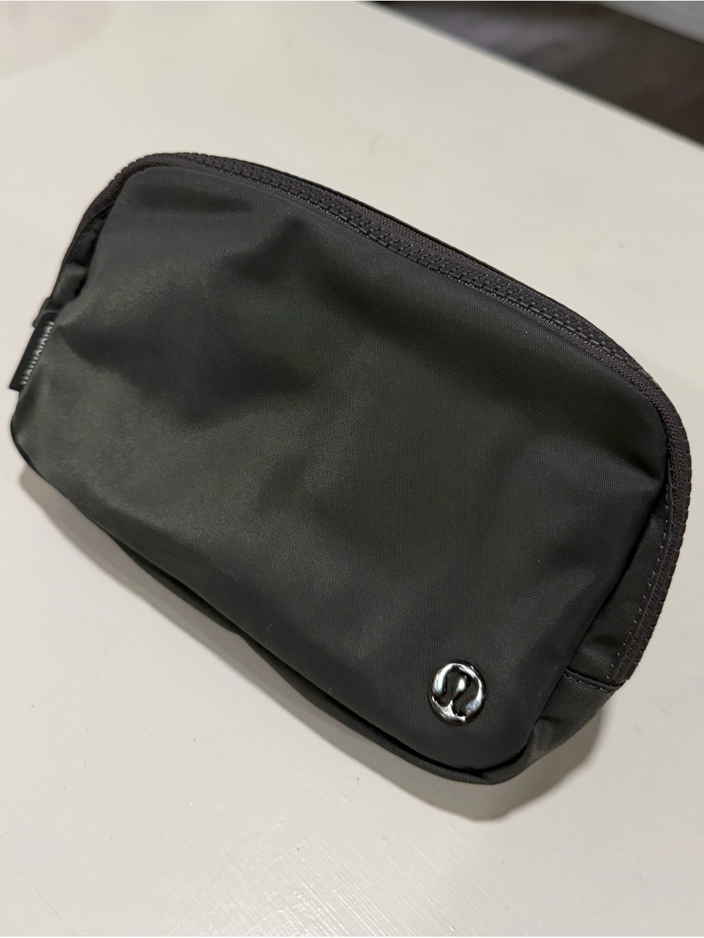 Lululemon belt bag 1L with metal logo Dark grey